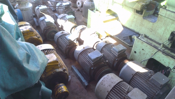 Sell> ขายมอเตอร์ Mitsubishi 20 แรงม้า 380V. 1460 rpm. มี 2 ลูก กำแพงแสน นครปฐมครับ Sell> ขายมอเตอร์ Mitsubishi 20 แรงม้า 380V. 1460 rpm. มี 2 ลูก กำแพงแสน นครปฐมครับ