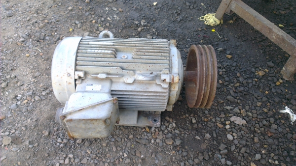 Sell> ขายมอเตอร์ Hitachi 15 HP 380 V. 1460 rpm. กำแพงแสน นครปฐมครับ