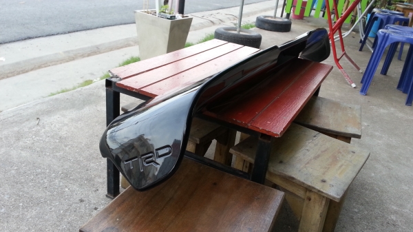 Spoilerฝากระโปรงท้าย Fortuner TRD Sportivo 4 สีดำพร้อมใช้งาน