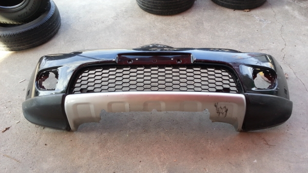 กันชนหน้า Pajero  Sport -ของแท้มืสอง พร้อมตะแกรงช่องลมด้านล่าง