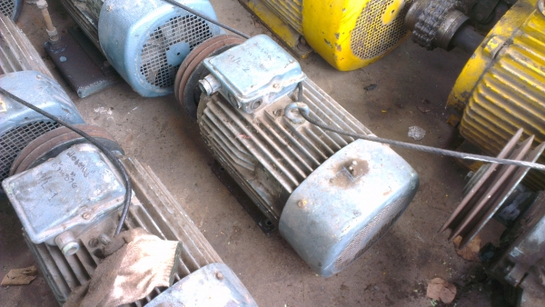 Sell> ขายมอเตอร์ VEM Germany 10 HP ต่อได้ 2 Speed 725 กับ 1465 rpm.ครับ 380V. หายาก ไม่ค่อยได้มา สวยทุกตัวครับ Sell> ขายมอเตอร์ VEM Germany 10 HP ต่อได้ 2 Speed 725 กับ 1465 rpm.ครับ 380V. หายาก ไม่ค่อยได้มา สวยทุกตัวครับ