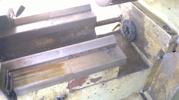 แท่นกลึงหนัก 5 ฟุต 3 เพลา เกียร์บล็อก ฐานเหล็กหล่อ พร้อมใช้งาน สภาพสวย ด่วน !!!  115,000