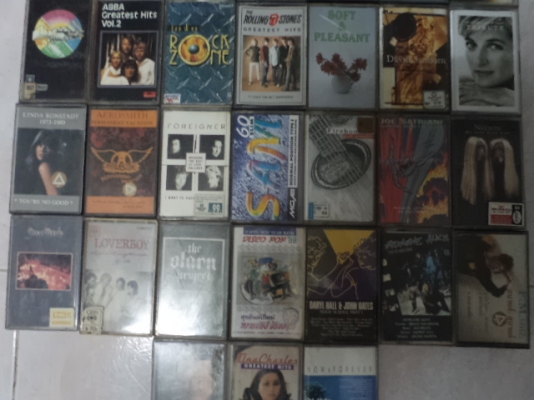 เทปเพลงสากลเก่าเพราะๆ 45 กล่อง เทปเพลงสากลเก่าเพราะๆ 45 กล่อง