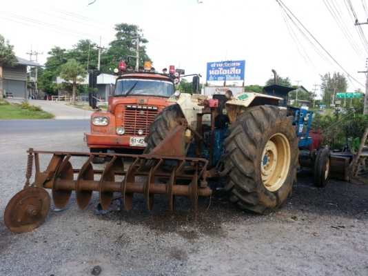 รถไถ FORD 77T1 มีผานหน้า ผานหลัง มีทะเบียนพร้อม