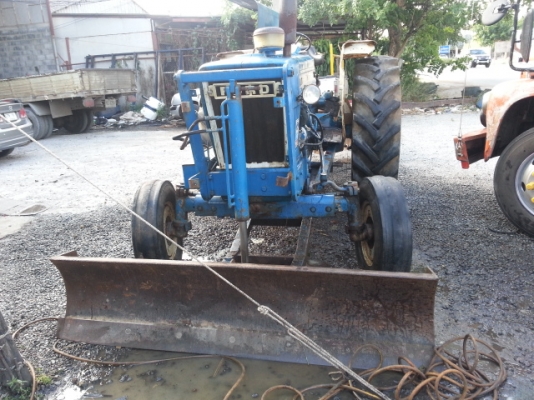 รถไถ FORD 77T1 มีผานหน้า ผานหลัง มีทะเบียนพร้อม