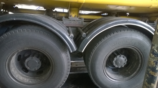 ขาย...(คันนี้ยังอยู่...)10ล้อบรรทุกน้ำมัน195แรง(โหลดล่าง)ถัง15000ลิตร รถสวย..มือเดียวป้ายแดง..(ดูหน้าเล่ม)..