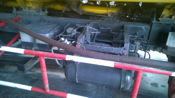 ขาย...(คันนี้ยังอยู่...)10ล้อบรรทุกน้ำมัน195แรง(โหลดล่าง)ถัง15000ลิตร รถสวย..มือเดียวป้ายแดง..(ดูหน้าเล่ม)..