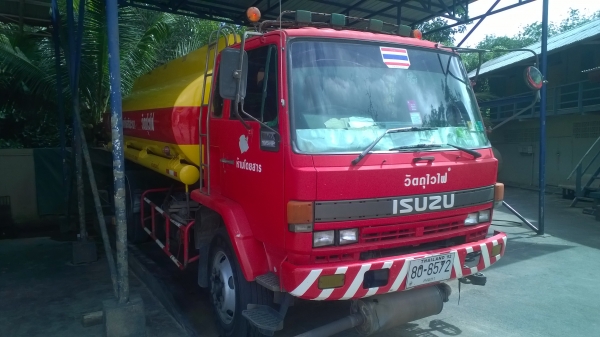 ขาย...(คันนี้ยังอยู่...)10ล้อบรรทุกน้ำมัน195แรง(โหลดล่าง)ถัง15000ลิตร รถสวย..มือเดียวป้ายแดง..(ดูหน้าเล่ม)..