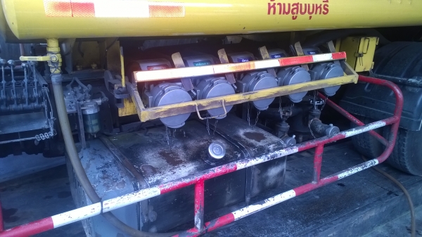 ขาย...(คันนี้ยังอยู่...)10ล้อบรรทุกน้ำมัน195แรง(โหลดล่าง)ถัง15000ลิตร รถสวย..มือเดียวป้ายแดง..(ดูหน้าเล่ม)..