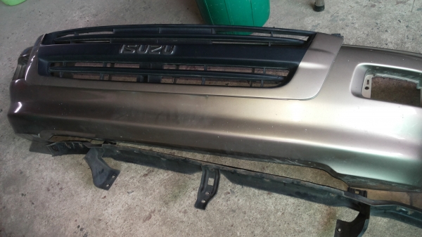 กันชนหน้ากับโครงกันชนและหน้ากระจังดีแม็คปี04ของแท้ถอด กันชนหน้ากับโครงกันชนและหน้ากระจังดีแม็คปี04ของแท้ถอด