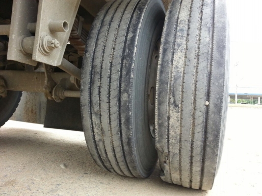 ขาย หางสามมิต 2 เพลา. ปี 48 สนใจติดต่อ 081 - 6079515 ขาย หางสามมิต 2 เพลา. ปี 48 สนใจติดต่อ 081 - 6079515