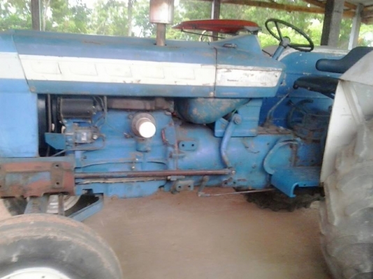 ขาย FORD  5000  รถเก่านอกแท้ พร้อมพาน ซื้อมาใช้ในลาน  แต่ไม่เข้ากับงาน  ตามสภาพ ซื้อมาราคา 41 มีใบอินวอย์  เล่มต้องรออีก 2 เดือน