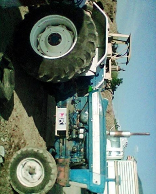 ขาย FORD  5000  รถเก่านอกแท้ พร้อมพาน ซื้อมาใช้ในลาน  แต่ไม่เข้ากับงาน  ตามสภาพ ซื้อมาราคา 41 มีใบอินวอย์  เล่มต้องรออีก 2 เดือน