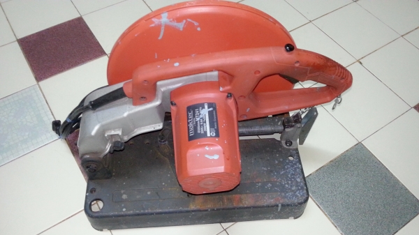 ขายไฟเบอร์ตัดเหล็กขนาดใส่ใบ14นิ้วยี่ห้อMAKTECรุ่นMT241สภาพดีมากๆครับ