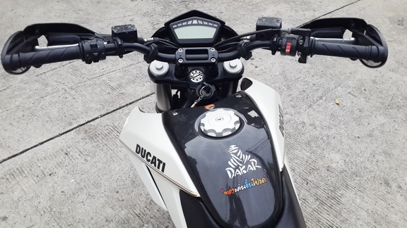 พิเศษ DUCATI HYPERMOTARD 796 รถศูนย์ทองหล่อ รับแลกเปลี่ยนเทิร์น