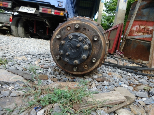 เพลาท้าย รถบรรทุก น็อต 6 รุ สภาพดี พร้อมใช้งาน เพลาท้าย รถบรรทุก น็อต 6 รุ สภาพดี พร้อมใช้งาน