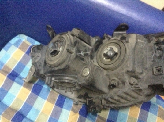 ขายไฟหน้าPajero Sport