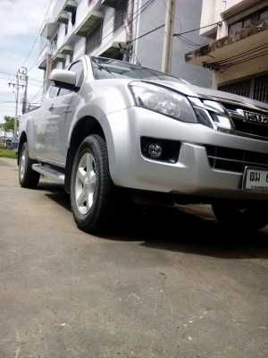 ขายล้อ ออนิวขอบ 17 พร้อมยาง