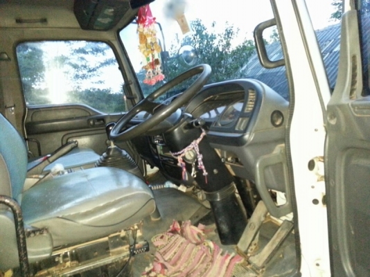 รถอีซูซุ 10 ล้อ ( ไม่ดั้ม )  230 แรงม้า. ปี 48  สนใจติดต่อ  081 - 6079515