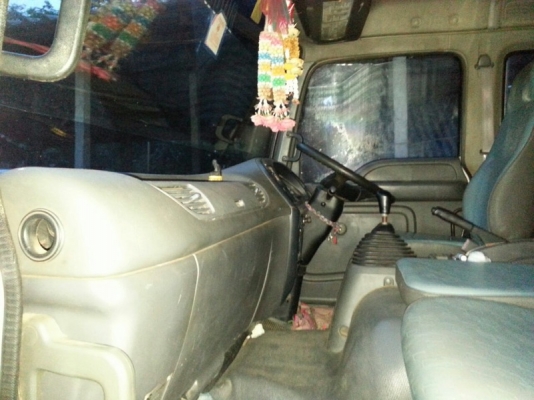 รถอีซูซุ 10 ล้อ ( ไม่ดั้ม )  230 แรงม้า. ปี 48  สนใจติดต่อ  081 - 6079515