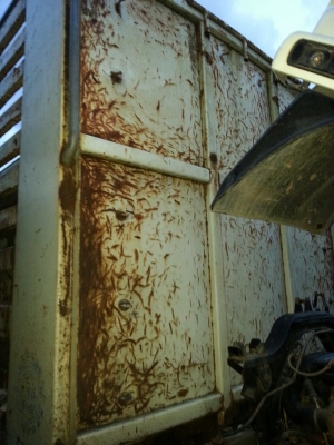 รถอีซูซุ 10 ล้อ ( ไม่ดั้ม )  230 แรงม้า. ปี 48  สนใจติดต่อ  081 - 6079515