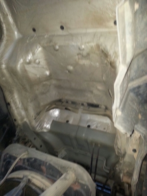 รถอีซูซุ 10 ล้อ ( ไม่ดั้ม )  230 แรงม้า. ปี 48  สนใจติดต่อ  081 - 6079515