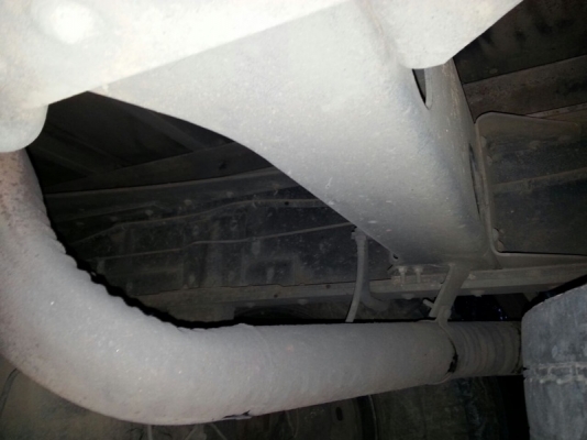 รถอีซูซุ 10 ล้อ ( ไม่ดั้ม )  230 แรงม้า. ปี 48  สนใจติดต่อ  081 - 6079515