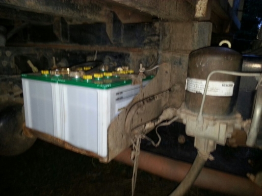 รถอีซูซุ 10 ล้อ ( ไม่ดั้ม )  230 แรงม้า. ปี 48  สนใจติดต่อ  081 - 6079515