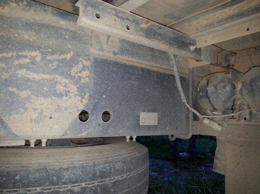 รถอีซูซุ 10 ล้อ ( ไม่ดั้ม )  230 แรงม้า. ปี 48  สนใจติดต่อ  081 - 6079515