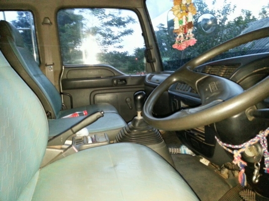 รถอีซูซุ 10 ล้อ ( ไม่ดั้ม )  230 แรงม้า. ปี 48  สนใจติดต่อ  081 - 6079515