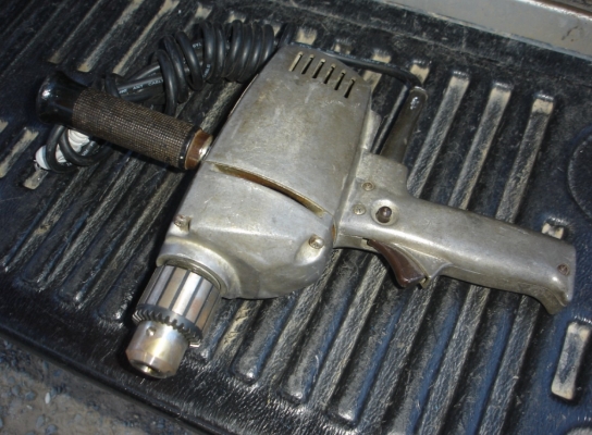 ขายสว่านไฟฟ้า makita 13mm. รุ่น 6013 B (620w.)