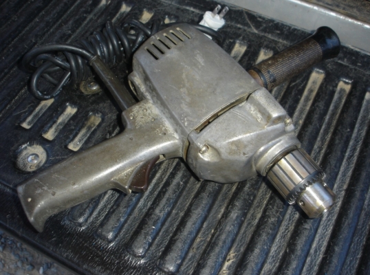 ขายสว่านไฟฟ้า makita 13mm. รุ่น 6013 B (620w.)