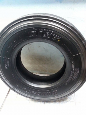 ขายยางbridgestone 11R22.5สวยๆ