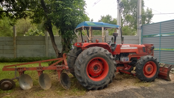 คูโบต้า M 9000 พร้อมใบมีดหน้า และ หาง3จาน มือสองถูกม๊าก มาก ราคา 400,000