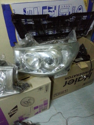ขายไฟหน้าฟอจูนเนอร์ หน้ายักษ์ ขายดวงละ2000