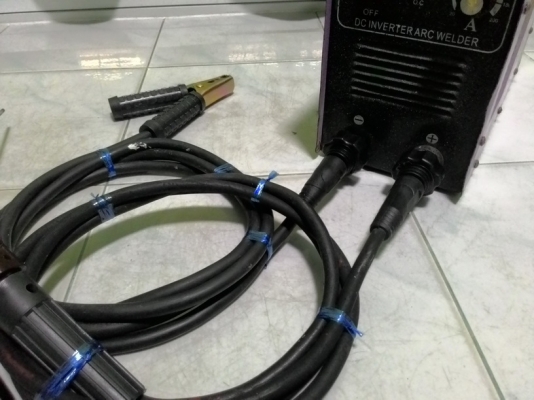 เครื่องเชื่อมระบบอินเวอร์เตอร์ ยี่ห้อ IWELD ขนาด 200A สภาพพร้อมใช้งาน