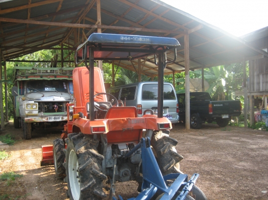 รถไถ นั่งขับ  24 แรง  ราคา  120,000  บาท/ ลดเหลือ 110,000