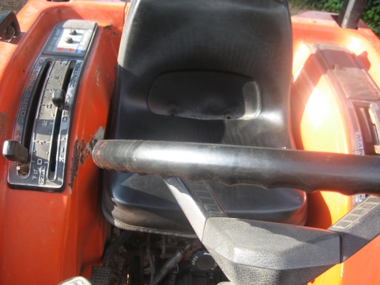 รถไถ นั่งขับ  24 แรง  ราคา  120,000  บาท/ ลดเหลือ 110,000