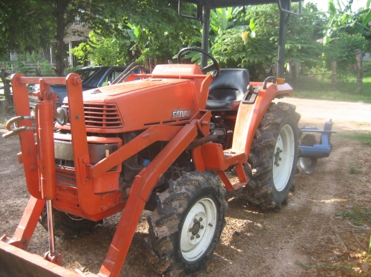 รถไถ นั่งขับ  24 แรง  ราคา  120,000  บาท/ ลดเหลือ 110,000