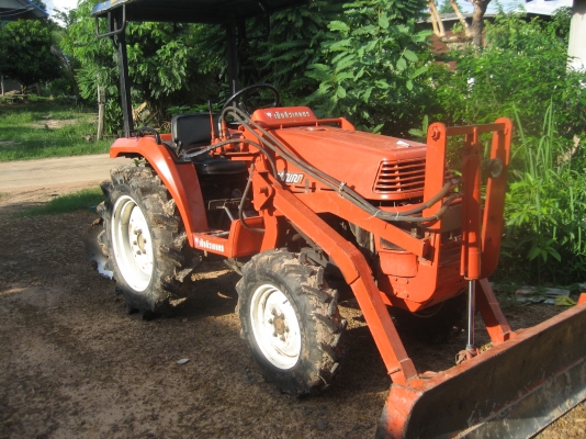 รถไถ นั่งขับ  24 แรง  ราคา  120,000  บาท/ ลดเหลือ 110,000