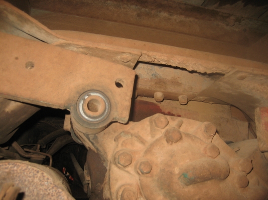 6ล้อ หัวยาว เครื่อง 145 แรง  สโล กลาง  260,000  บาท