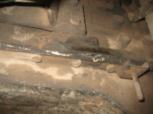 6ล้อ หัวยาว เครื่อง 145 แรง  สโล กลาง  260,000  บาท