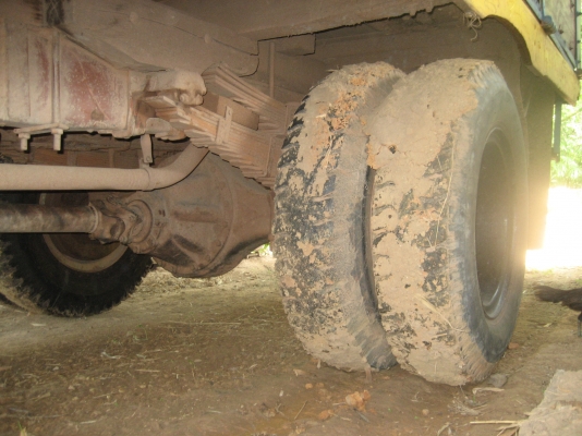 6ล้อ หัวยาว เครื่อง 145 แรง  สโล กลาง  260,000  บาท