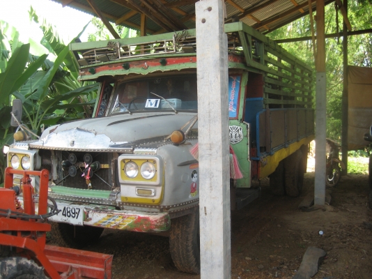 6ล้อ หัวยาว เครื่อง 145 แรง  สโล กลาง  260,000  บาท