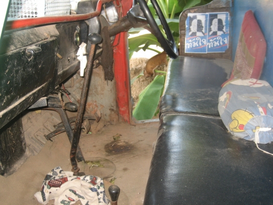 6ล้อ หัวยาว เครื่อง 145 แรง  สโล กลาง  260,000  บาท