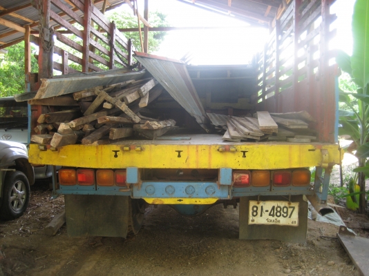 6ล้อ หัวยาว เครื่อง 145 แรง  สโล กลาง  260,000  บาท