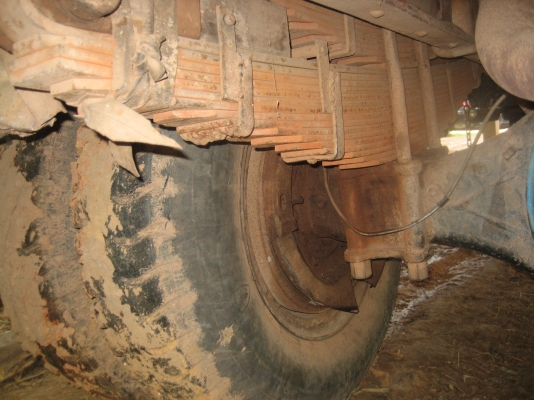 6ล้อ หัวยาว เครื่อง 145 แรง  สโล กลาง  260,000  บาท