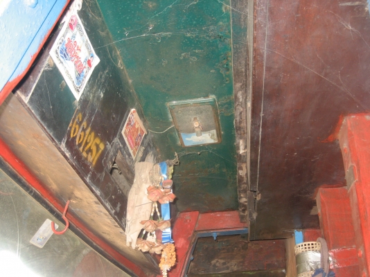 6ล้อ หัวยาว เครื่อง 145 แรง  สโล กลาง  260,000  บาท