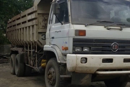 สิบล้อนิสสัน UD