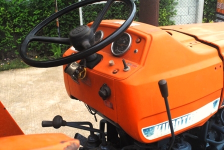 ขายรถไถ Kubota L3001 รถ 2เพลา ตามสภาพครับ สีเดิมๆ เครื่องดีครับ